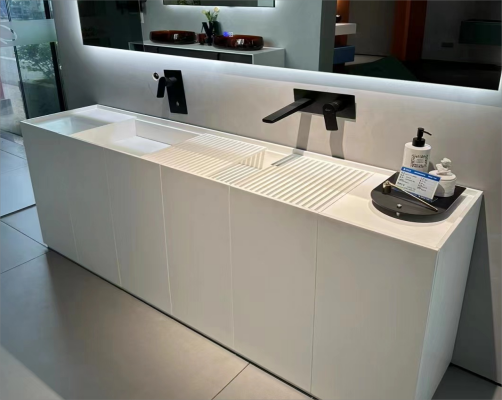Bathroom cabinet