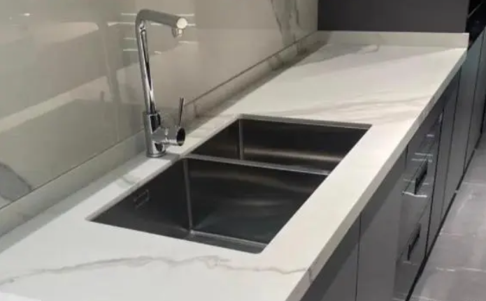 How Quartz Stone Countertops Stand Up to Wear and Tear